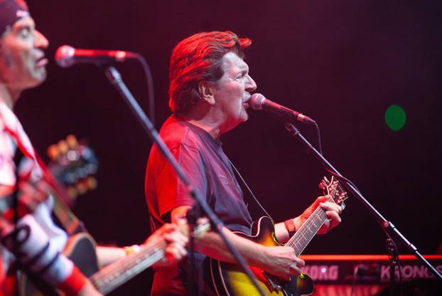 Osijek: Bajaga i Instruktori održali koncert u dvorani Gradski vrt 