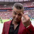 Robbie Williams otvorio SP pa šokirao fanove srednjim prstom