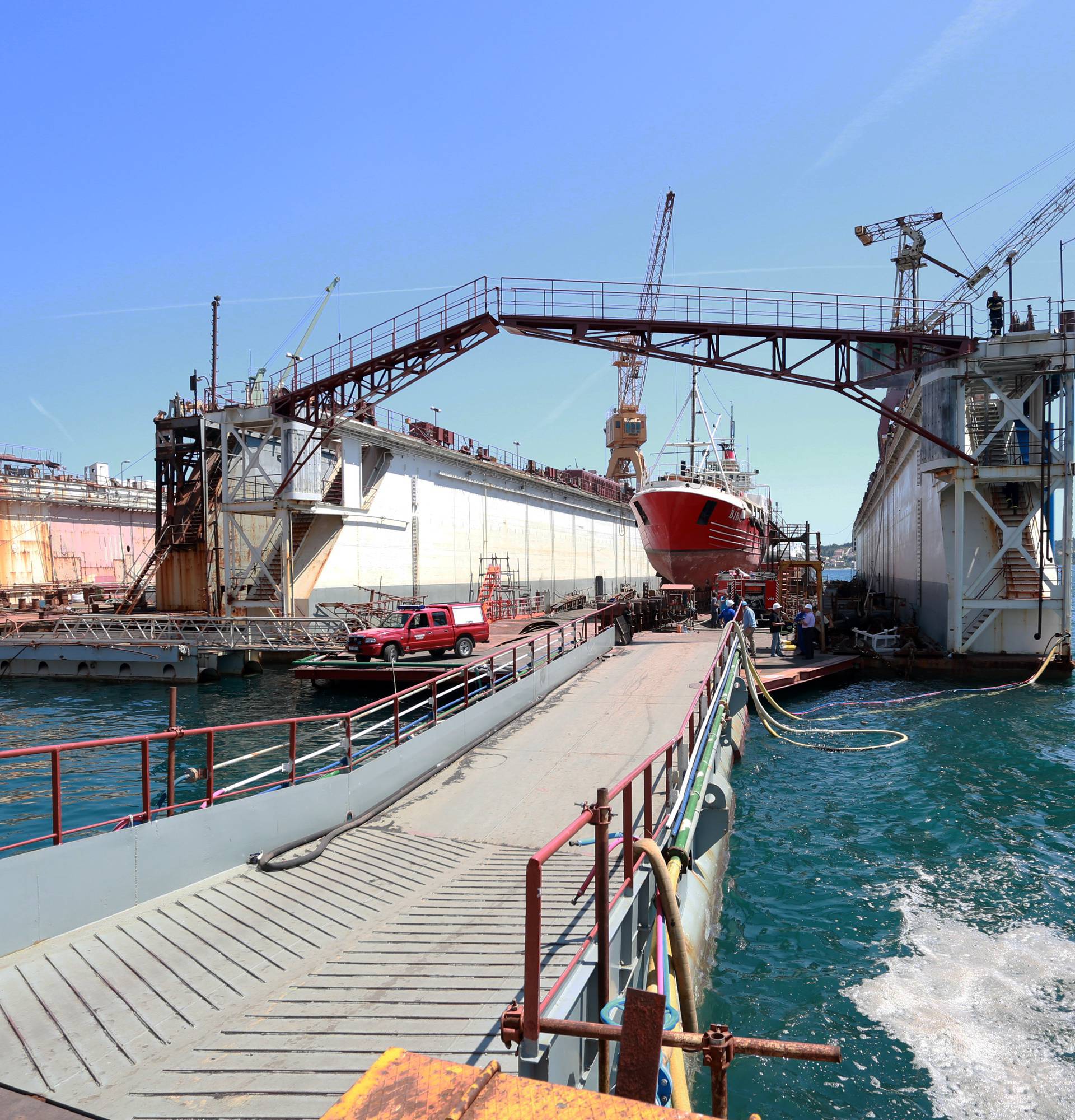 Brodogradnja Trogir pozar