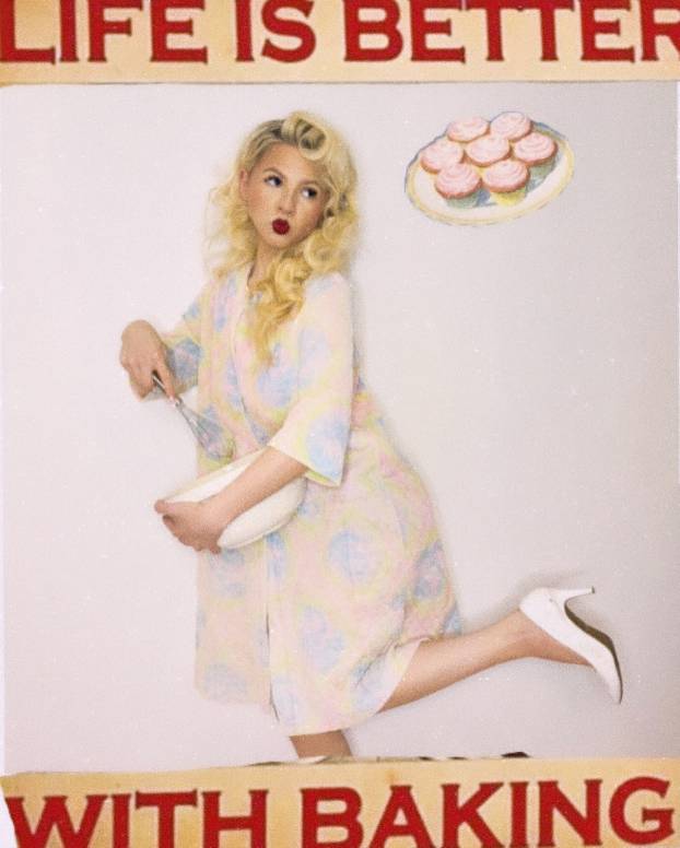 FOTO Mlada ljepotica obožava vintage stil - u retro krpicama donosi seksepil iz 1950-ih