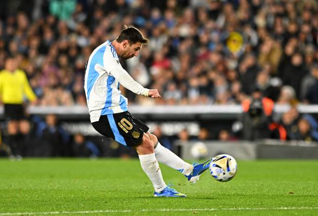 World Cup - CONMEBOL Qualifiers - Argentina v Venezuela