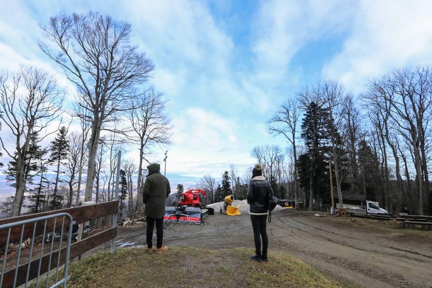 U prvim danima sije?nja zagreba?ko Sljeme bez hladne zime i pravog snijega