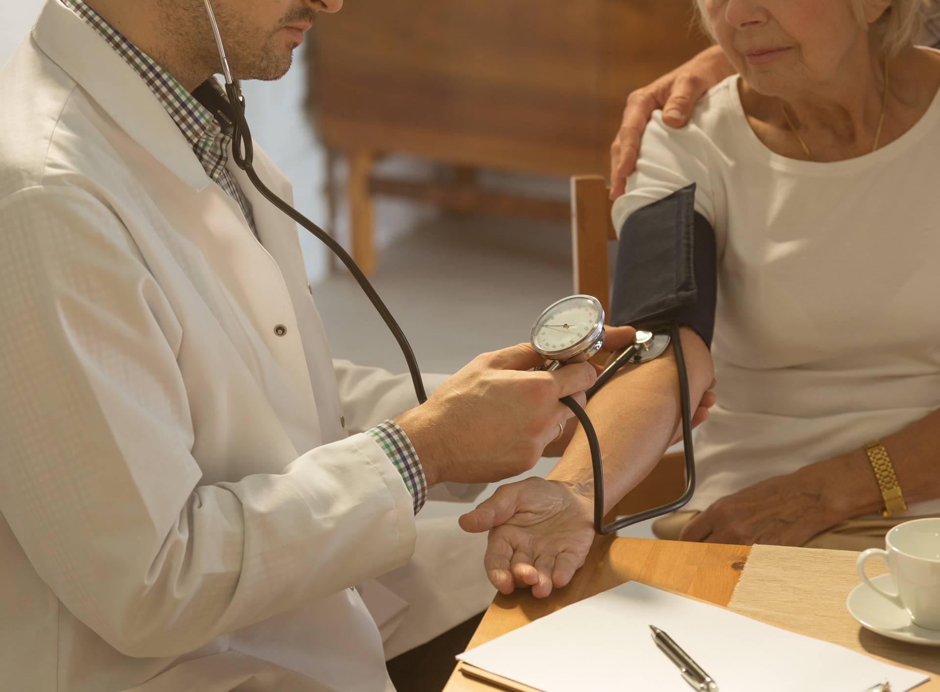 Older woman and hypertension