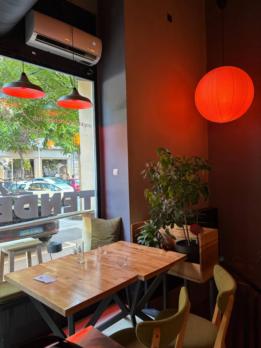 Posjetili smo novo IT koktel mjesto u Zagrebu! Tu radi TV zvijezda. Nudi se i 'pornstar'...