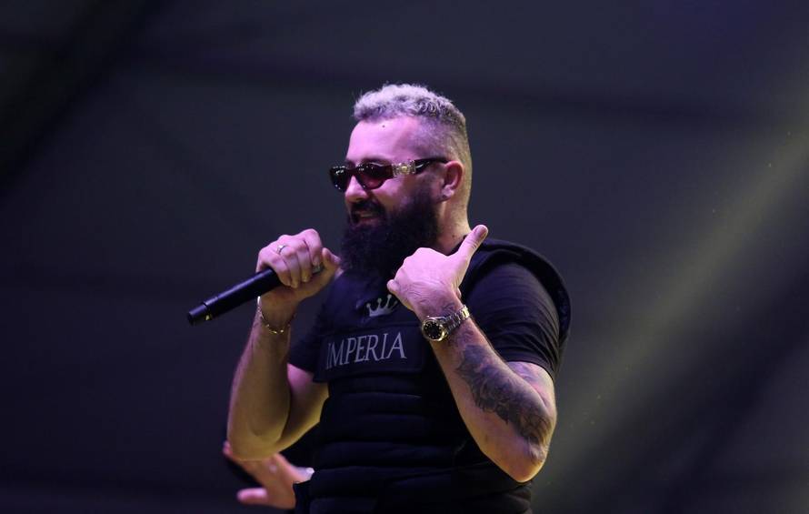 Znate li kako se Mimi Mercedez, Lepa Brena ili Grše zaista zovu? Evo i odakle im pseudonimi...