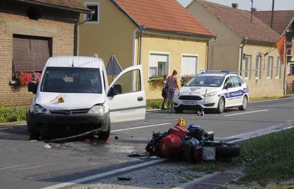 Sudar s kombijem: Motociklist s teškim ozljedama u bolnici