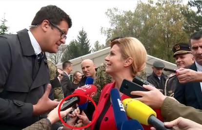 Uzrujala je pitanja: Kolinda je novinaru otela mikrofon iz ruke