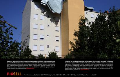 Tuča veličine oraha u Baranji, odletio krov zgrade u Osijeku