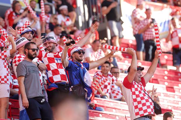 Leipzig: Navijači uoči početka susreta Hrvatske i Italije u 3. kolu skupine B na Europskom prvenstvu