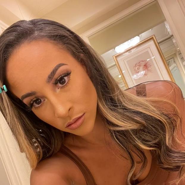 FOTO 'Bila sam pornoglumica, a sada sam kućanica nogometašu'