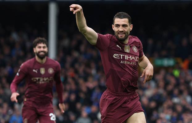 Premier League - Everton v Manchester City