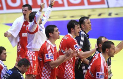 Hrvati se igraju, a svi ostali su nekako nervozni i jako napeti...