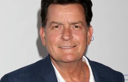 ANKETA Glumac Charlie Sheen tvrdi da je spavao s 47 tisuća žena! Mislite li da govori istinu?