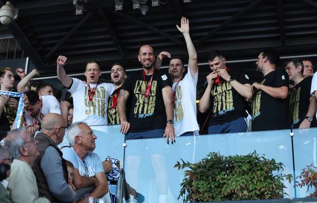 Igra&ccaron;ima HNK Rijeka, prvacima Hrvatske, uru&ccaron;ene su medalje