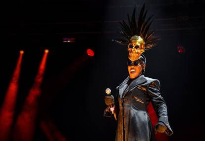 FOTO Zlatna maska, rukavice, koža: Grace Jones oduševila je Zagrepčane glasom i stajlingom