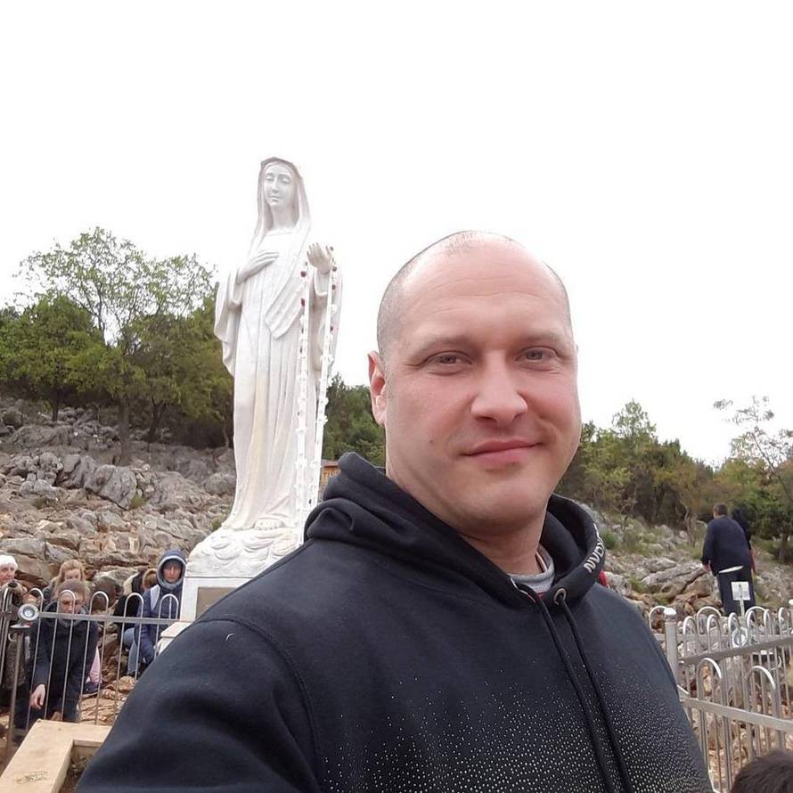 Stokina ispovijest: 'Klečao sam da se izliječim od pakla droge'