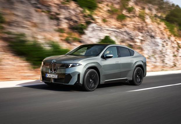 FOTO Ovo je novi BMW IX4: Coupe na struju ima 612 'konja'