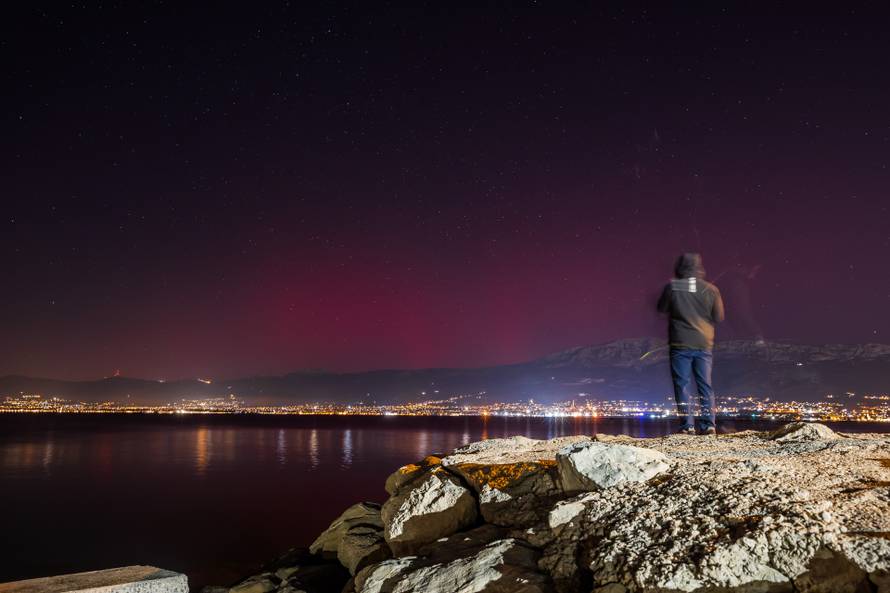 Pogled na auroru borealis iz lučice Spinut