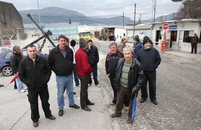 Radnici splitske Željezare već 4. dan štrajkaju glađu