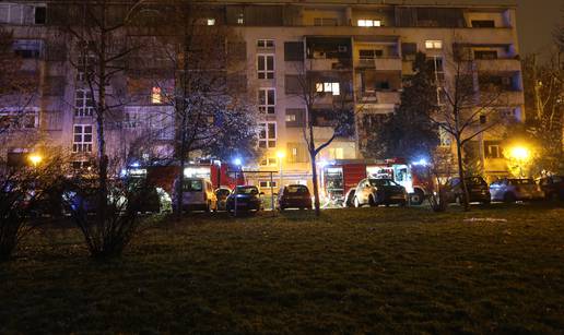 Hrabri policajac iznio staricu s petog kata zgrade u plamenu