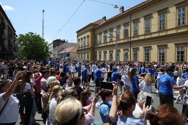 Osijek: Još jedna generacija je otplesala quadrillu u centru grada