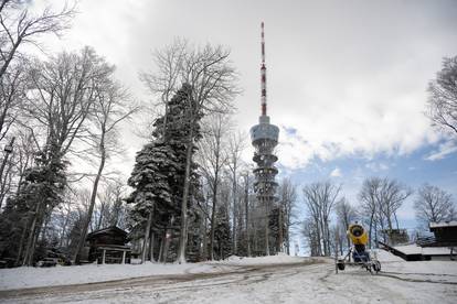 FOTO Na Sljeme, na Sljeme, na Sljeme, noga vre sama beži... Pogledajte kako se zabijelilo!