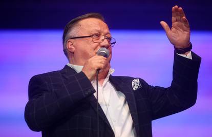 Menadžer je otkrio zašto je Halid Bešlić završio u bolnici...