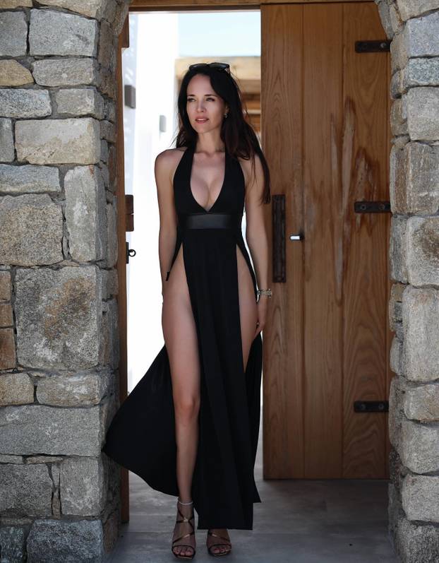 FOTO Svi se pitaju tko je ova njemačka ljepotica? Instagram gori, a ona je pravi misterij...