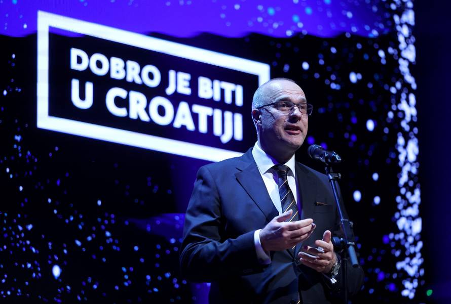 Zagreb: Božićni gala koncert Croatia osiguranja "Croatia povezana pjesmom" u KD Lisinski