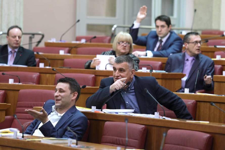 "Rekao mi je: Od tebe neće biti ništa, dođi k meni i rodi djecu"