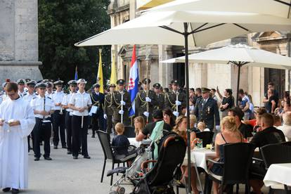 FOTO U Puli velikom procesijom proslavili zaštitnika sv. Tomu