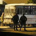 Desetak autobusa s vojnicima iz Azovstalja napustilo postrojenje