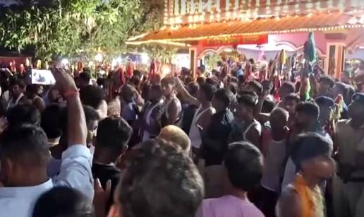 Šest poginulih, deseci ozlijeđeni u stampedu u indijskom hramu