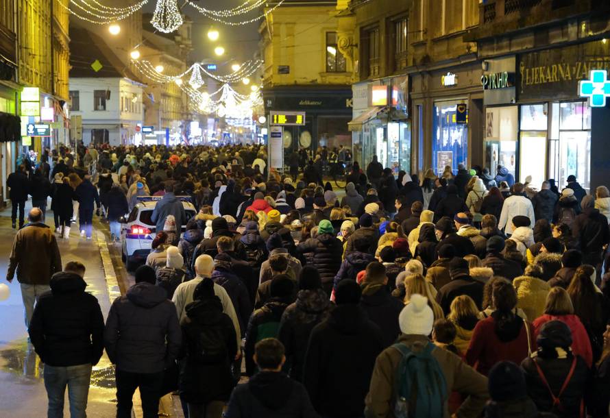 VIDEO Privedeno dvoje, glavni organizatori: 'Netko nam je ukrao prosvjed'