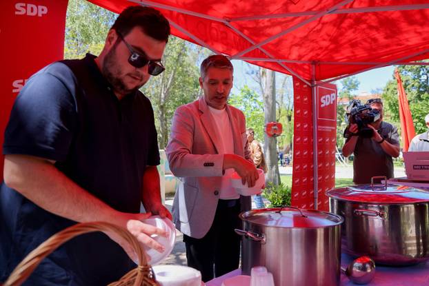 Zadar: Zadarski SDP tradicionalno obilježio Međunarodni praznik rada uz podjelu graha i pića te druženje i glazbu