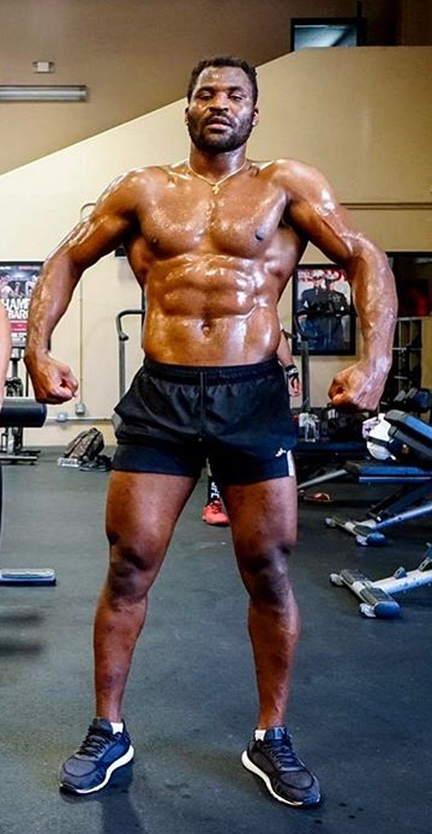 Ngannou čudesno isklesan za mega borbu sa Rozenstruikom