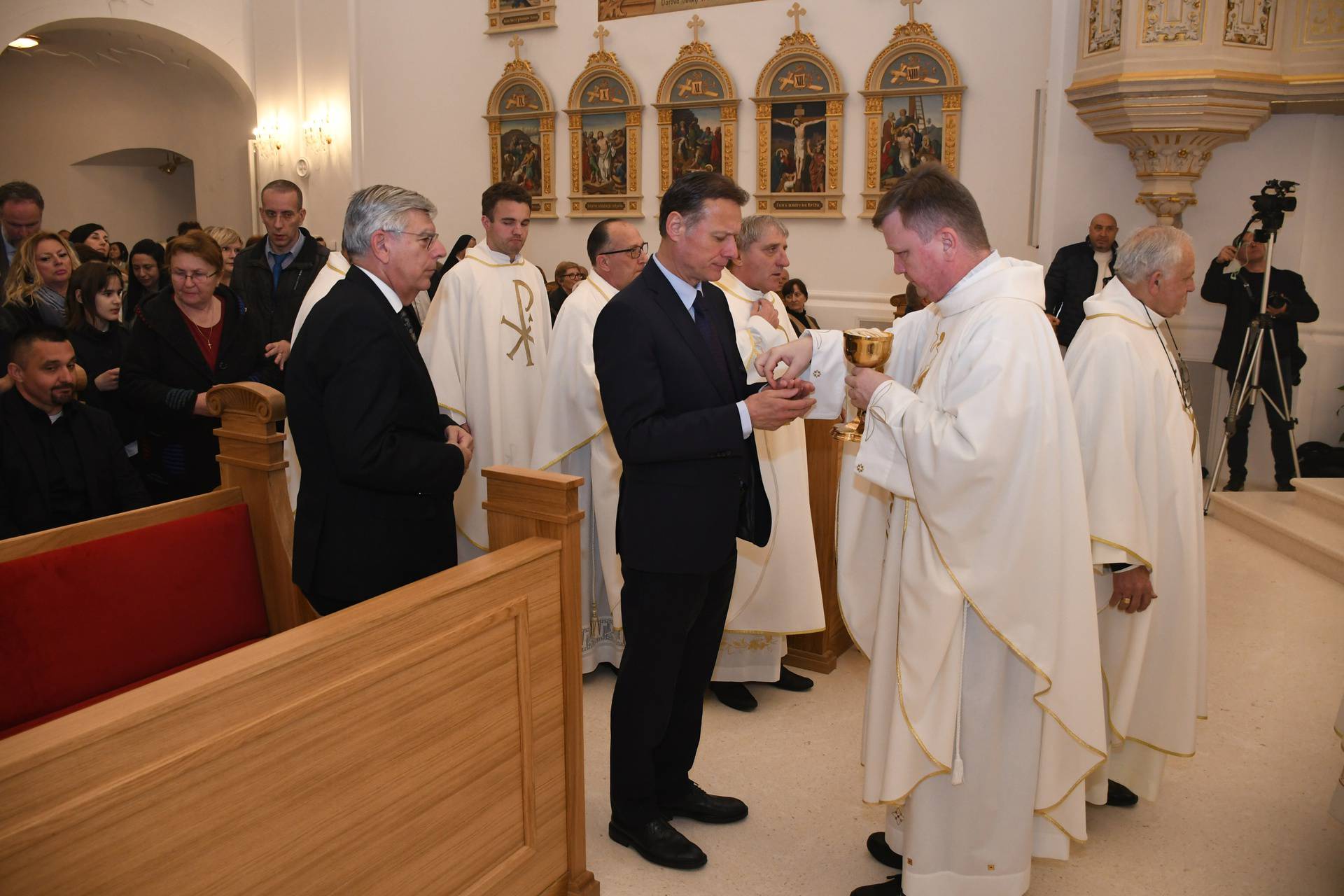 Bjelovar: Jandroković nazočio svečanosti posvete Katedrale sv. Terezije Avilske 