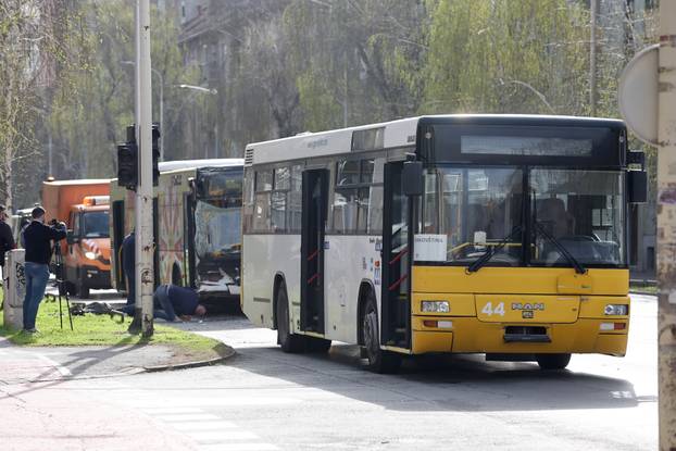 Sudarila se dva autobusa u Osijeku, ozlijeđeno najmanje 15 ljudi