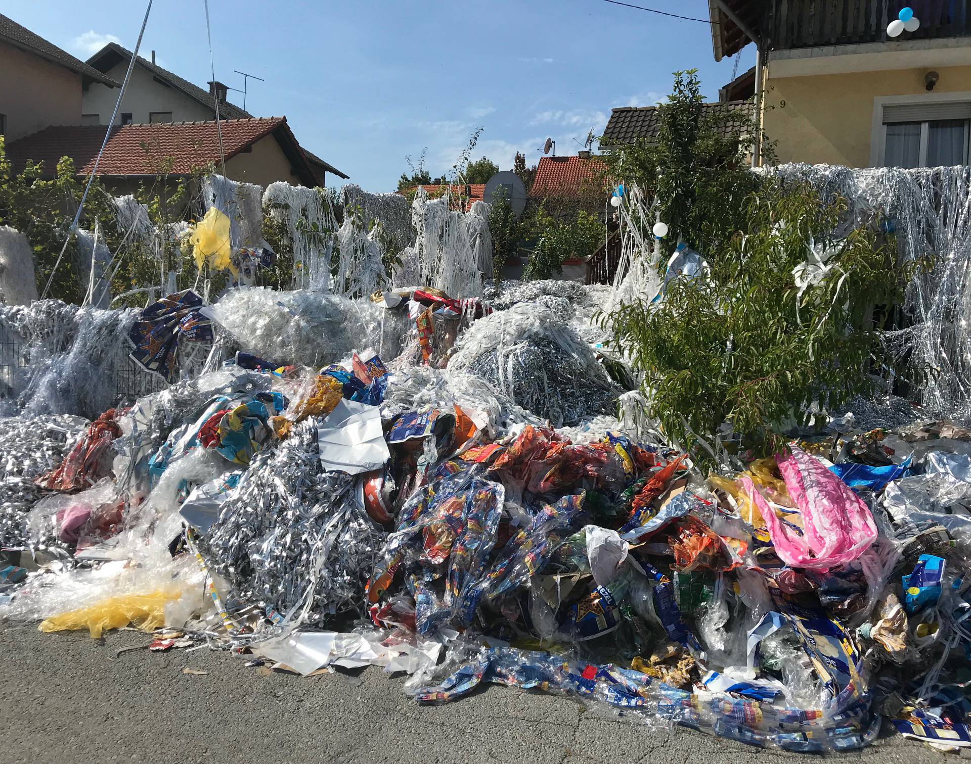 Ajme, kume! Zatrpao mu kuću u Kutini s četiri tone 'ukrasa'