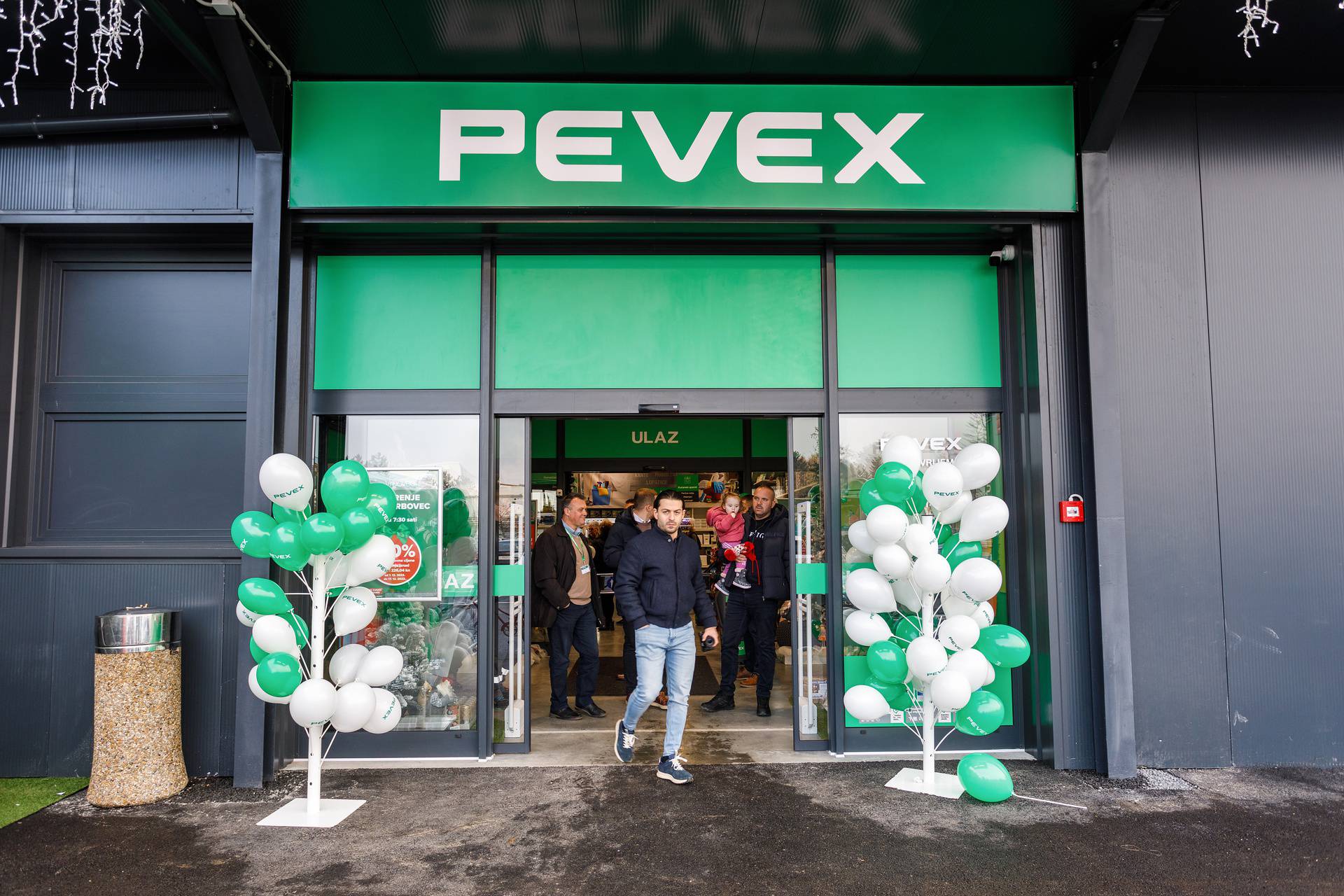 Vrbovec: U Zagrebačkoj ulici otvoren je 29. prodajni centar PEVEX-a
