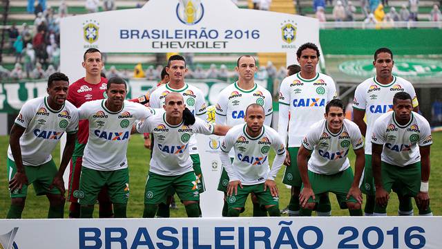 Players of Chapecoense soccer team pose for picture before their Brazilian Series A Championship match against America Mineiro in Chapeco