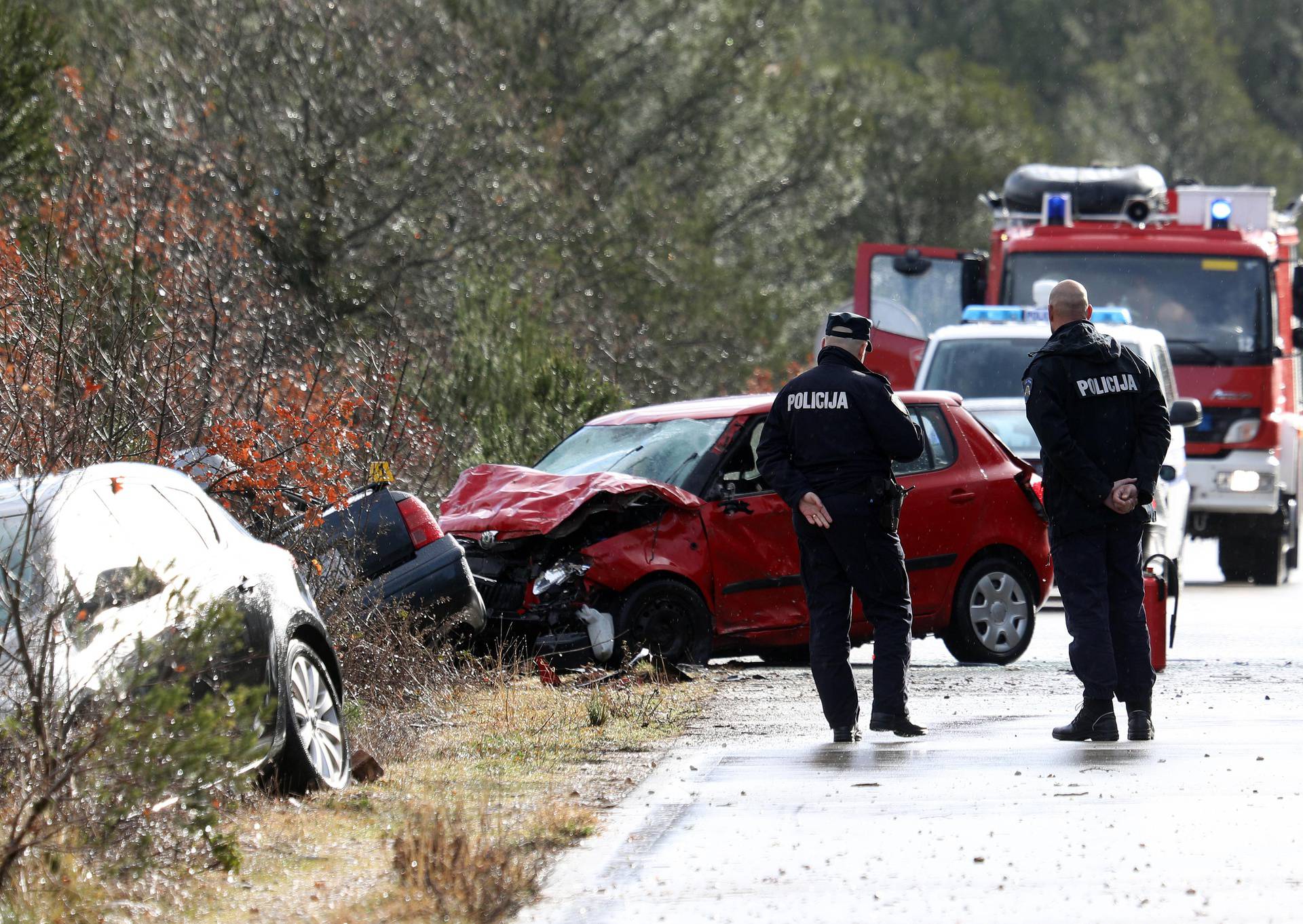 Dvije osobe poginule u prometnoj nesreći kod Šibenika