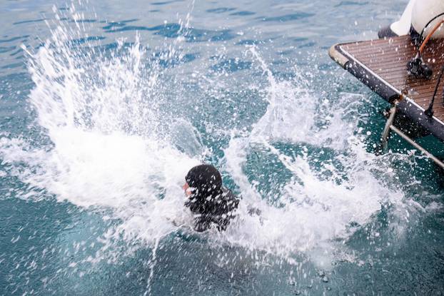 Zadar: Izvlačenje auta koji je 18 godina bio u moru