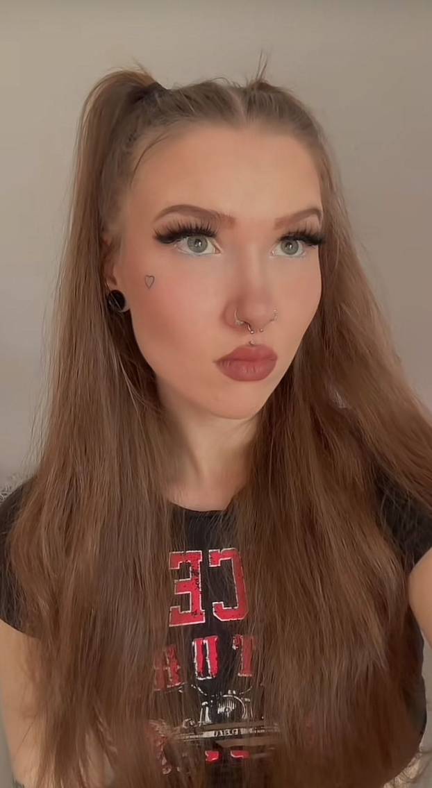 FOTO Ima 21 godinu, a cijela je istetovirana! Evo kako je prije izgledala: 'Roditelji su zgroženi'