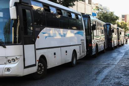 Uhićene huligane doveli na sud, Grci im vikali: 'Fašisti, ubojice!'