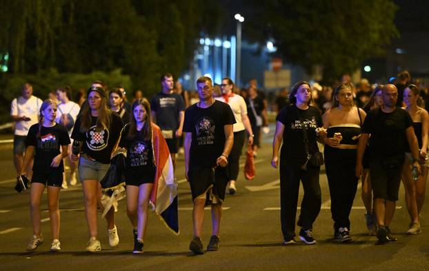 Zagreb: Završio je koncert Marka Perkovića Thompsona, kolone ljudi idu s hipodroma