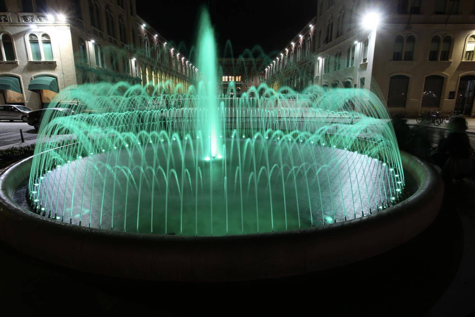 Split: Fontana na rivi obojena u zeleno u cast svetog Patrika