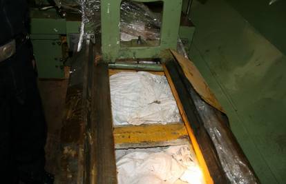 Carinicu su u luci u Kopru našli 70 kilograma kokaina
