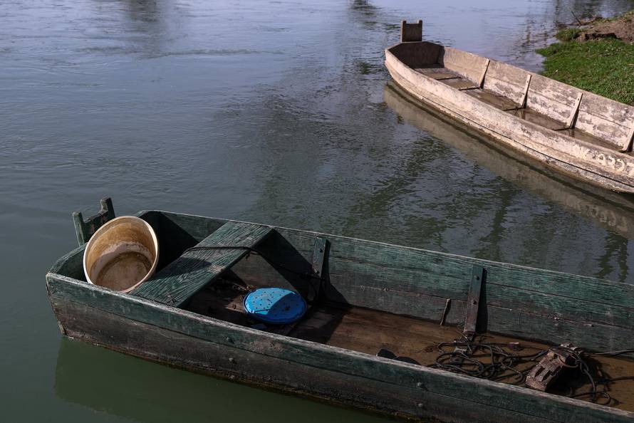 Hrvatska Kostajnica: Pri prevrtanju čamca u Rijeci Uni jedna je osoba poginula