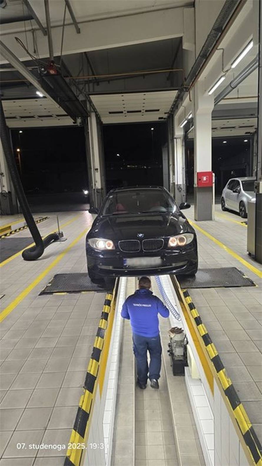 FOTO Policija provela nadzor na 'car meetu' u Zagrebu, čak 16 vozila proglašeno neispravnima